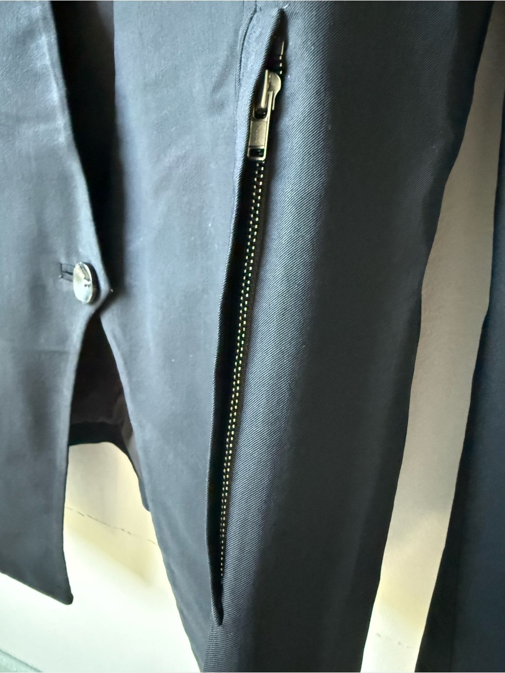 Helmut Lang Black Minimalist Single-Button Blazer - Picture 3 of 10
